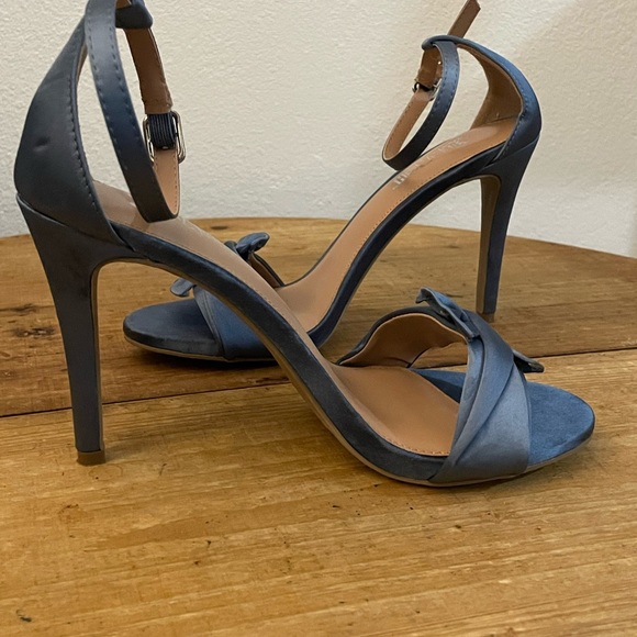 BRASH SIZE 7 BLUE HEELS - Picture 2 of 5